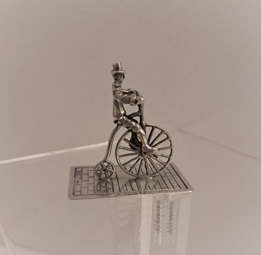 Miniatuur-fietser-zilver-Amsterdam-ca.1970-Het-Wagenwiel-Antiek-3