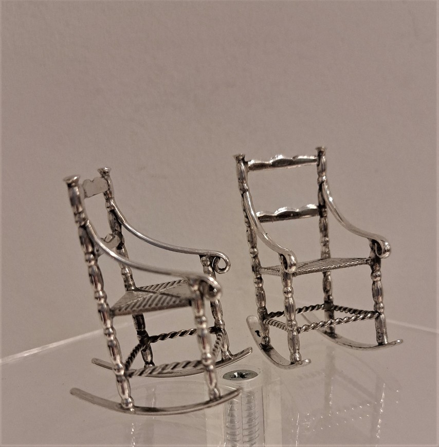 Miniatuur-schommelstoelen-zilver-Hollands-ca.1970-Het-Wagenwiel-Antiek-1