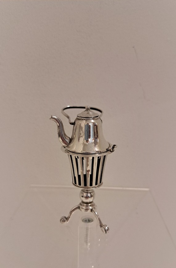 Miniatuur-theestoof-met-ketel-zilver-Amsterdam-ca.1970-Het-Wagenwiel-Antiek-1