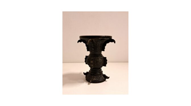 Antiek vaasje, brons, Japan, Edo periode – eind 19e eeuw