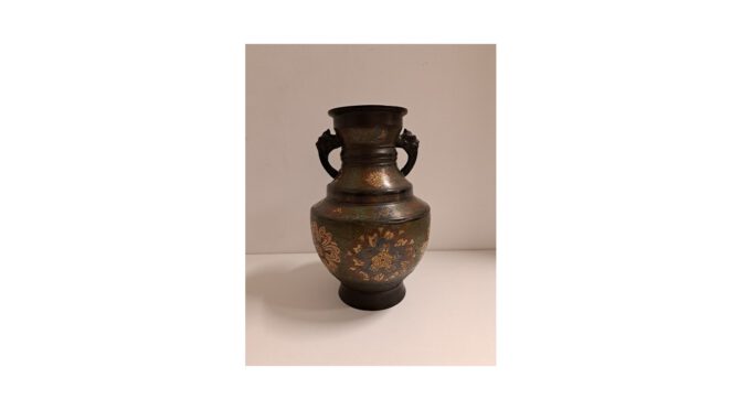 Antieke bronzen cloisonné vaas, brons, China, eind 19e eeuw.