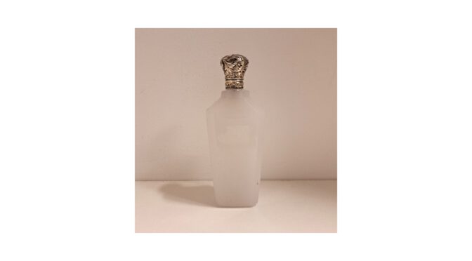 Antiek parfumflesje, kristal en zilver, ca.1870-1900.