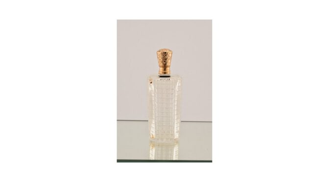 Antiek parfumflesje, kristal met 14k gouden dop, Hollands, ca.1900.