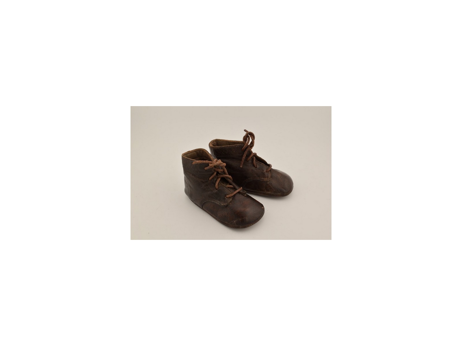 Antieke-leren-schoentjes-ca.1900-HDIV677-Het-Wagenwiel-Antiek-1a
