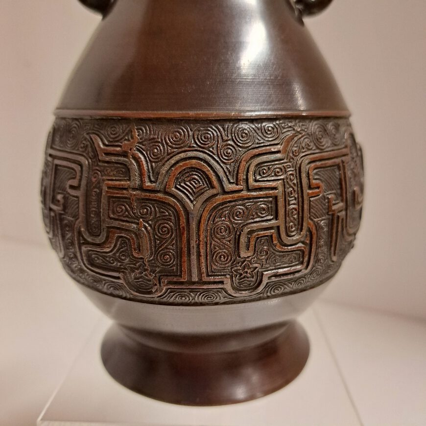 Antieke-bronzen-vaas-met-olifantsoren-China-19e-eeuw-Het-Wagenwiel-Antiek-3