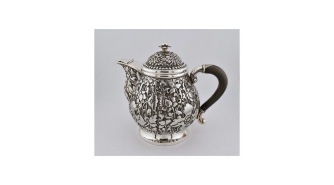 Antieke koffiepot, zilver, Djokja, India, 19e eeuw.