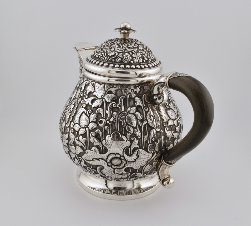 Antieke-koffiepot-zilver-Djokja-India-19e-eeuw-HZG836-Het-Wagenwiel-Antiek-2