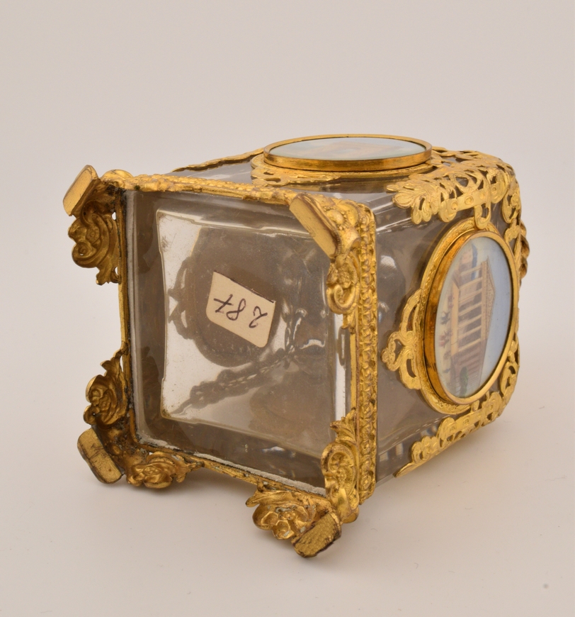 Antieke-parfumfles-Frankrijk-19e-eeuw-ormolu-Het-Wagenwiel-Antiek-1