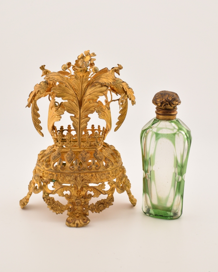 Antieke-parfumfles-in-houder-verguld-Grand-Tour-ca-1850-Het-Wagenwiel-Antiek-1