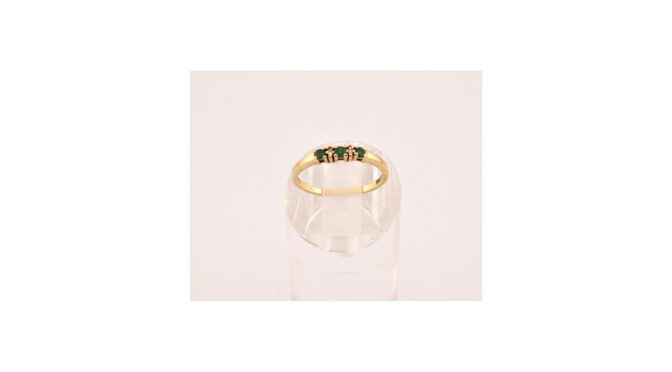 Ring, 14k goud met groene zirkonia.