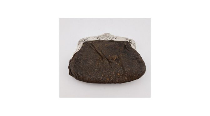 Antieke portemonnee, zilver en leer, mt; L. den Besten, Schoonhoven, jaar 1903 (HZG1508.03) - Het Wagenwiel Antiek (1a)