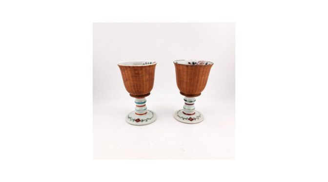 Antieke stemcups (saké bekertjes), porselein met riet, Japan, ca.1900.