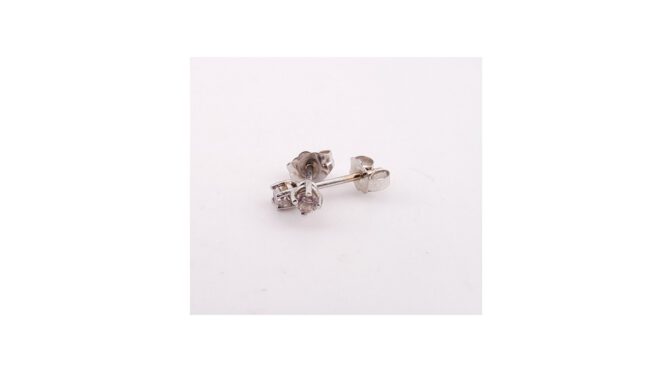 Oorstekers, 14k witgoud met diamant.