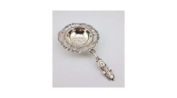 Theezeef, zilver, jaar 1930.