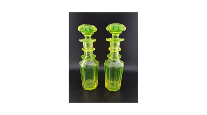 Set parfumflessen, annagroen, Frankrijk, ca.1870.