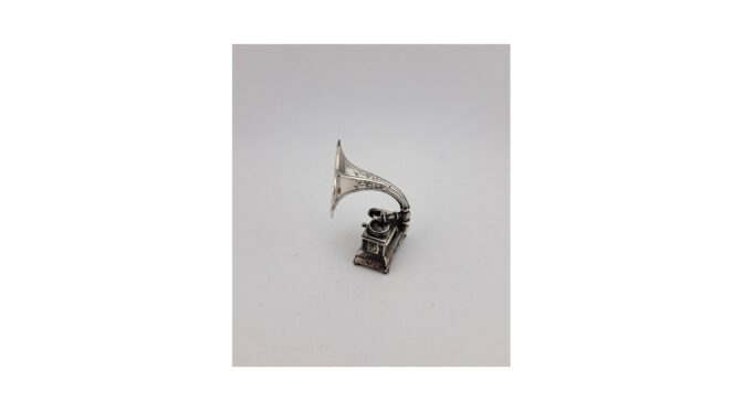 Grammofoon, miniatuur, zilver, mt; Premselaar, Amsterdam, ca.1970.