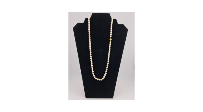 Parelketting, geknoopt, 14k gouden slot.