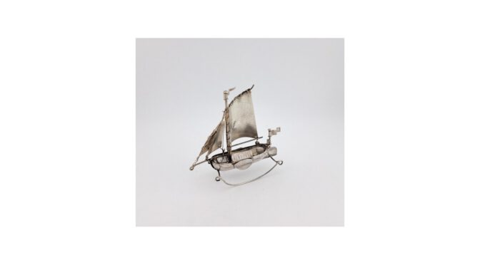 Zeilbootje, miniatuur zilver, mt; B. Verhoogt, Hoorn, jaar 1921-1929.