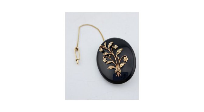 Antieke broche, glas met 14k goud en blisterparels, 19e eeuw.