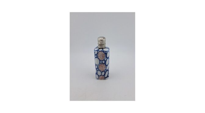 Antiek parfumflesje, porselein met zilveren dop, eind 19e eeuw (HZG1582.01) - Het Wagenwiel Antiek (1a)