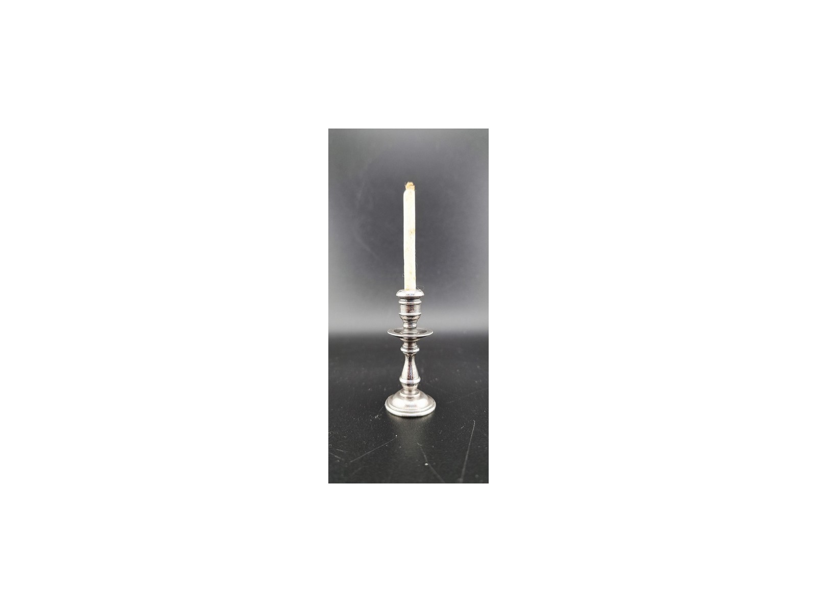 Odoria Miniatuur Kandelaars – 1/12 Schaal, Set Van 2, Zilver, Poppenhuisaccessoires, 3 Cm Hoog
