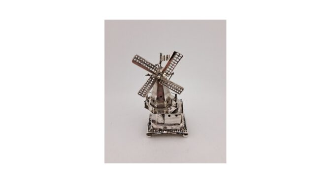 Antieke miniatuur molen, 2e gehalte zilver, J. Verkerk, Schoonhoven, jaar 1923.