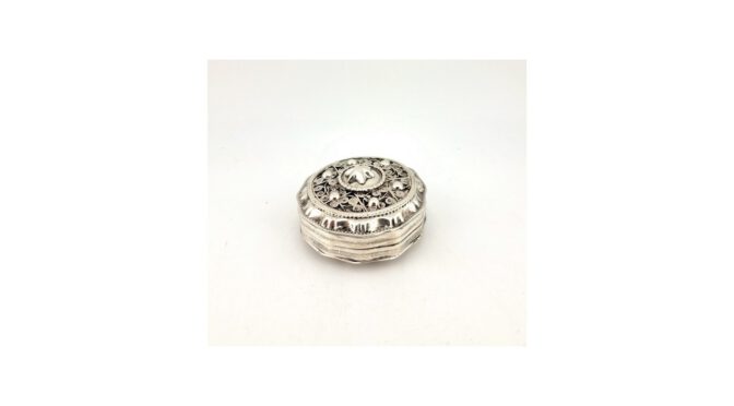 Antiek pepermuntdoosje, zilver, Hollands, jaar 1914 (HZG1675) - Het Wagenwiel Antiek (1a)