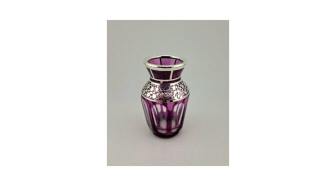 Antiek vaasje, kristal met zilver, Boheems, ca.1900.