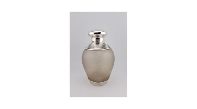 Antieke theebus, satijnglas met zilver, van Kempen, Schoonhoven, ca.1900 (HZG1692.01) - Het Wagenwiel Antiek (1a)