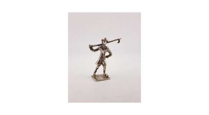 Miniatuur schaatser, 2e gehalte zilver, Hollands, 20e eeuw (HZG1543) - Het Wagenwiel Antiek (1a)