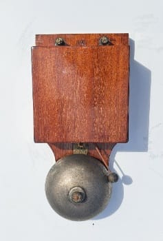 Antieke deurbel / dienstbodebel, elektrisch, mahonie, werkend, ca.1910.