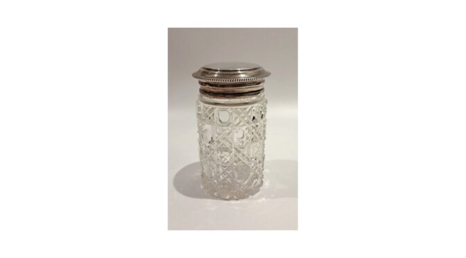 Theebus, kristal met zilver, van Kempen, ca.1930.