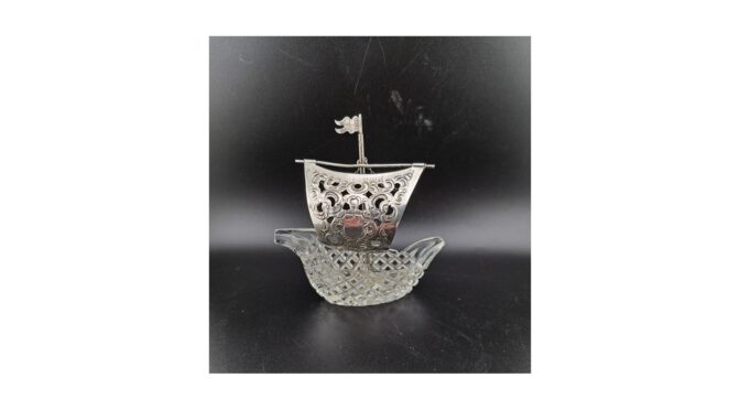 Peper en zout schuitje, kristal met zilver, Duitsland (HZG1761) - Het Wagenwiel Antiek (1a)