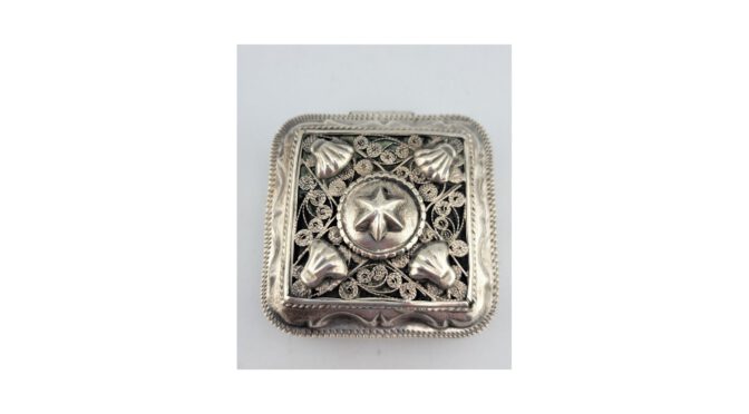 Antiek pepermuntdoosje, zilver, Hollands, jaar 1918.