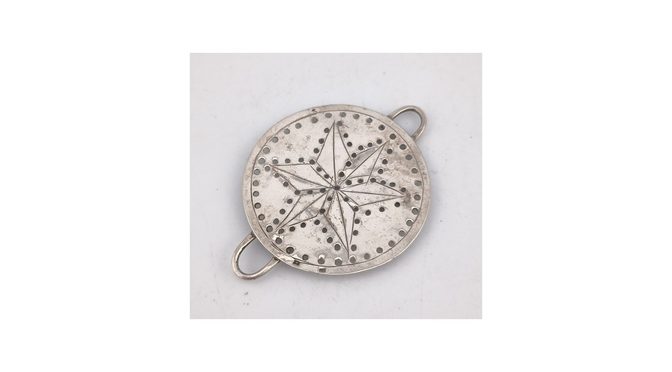 Antieke miniatuur vergiet, zilver, 1ste helft 19e eeuw.