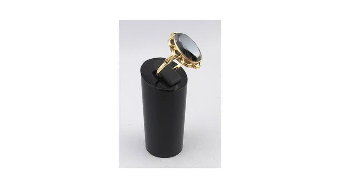 Ring 14k goud met hematiet, Fa. Adamse, Utrecht, 1954-1962.